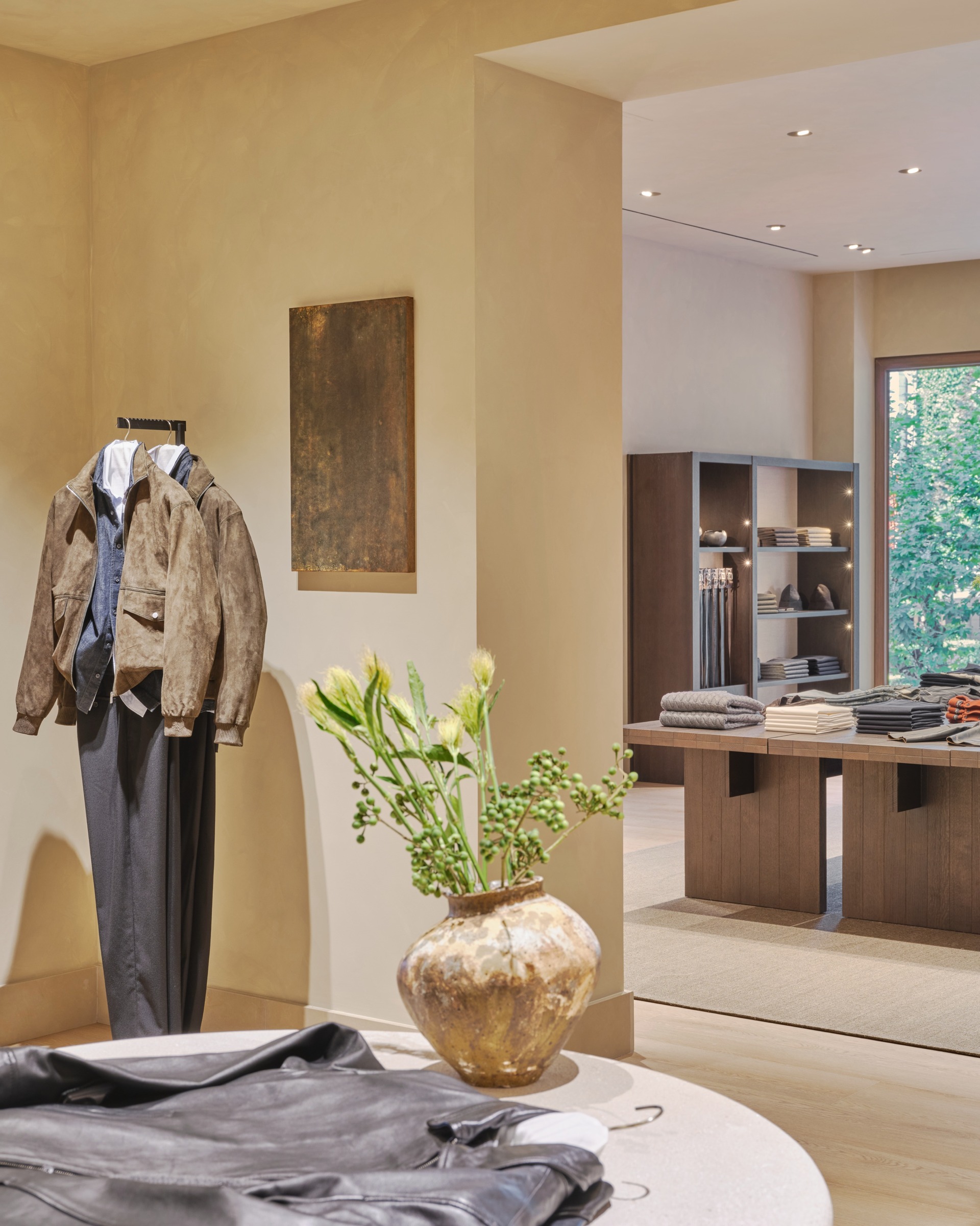 Massimo Dutti 上海淮海路旗舰店店内空间