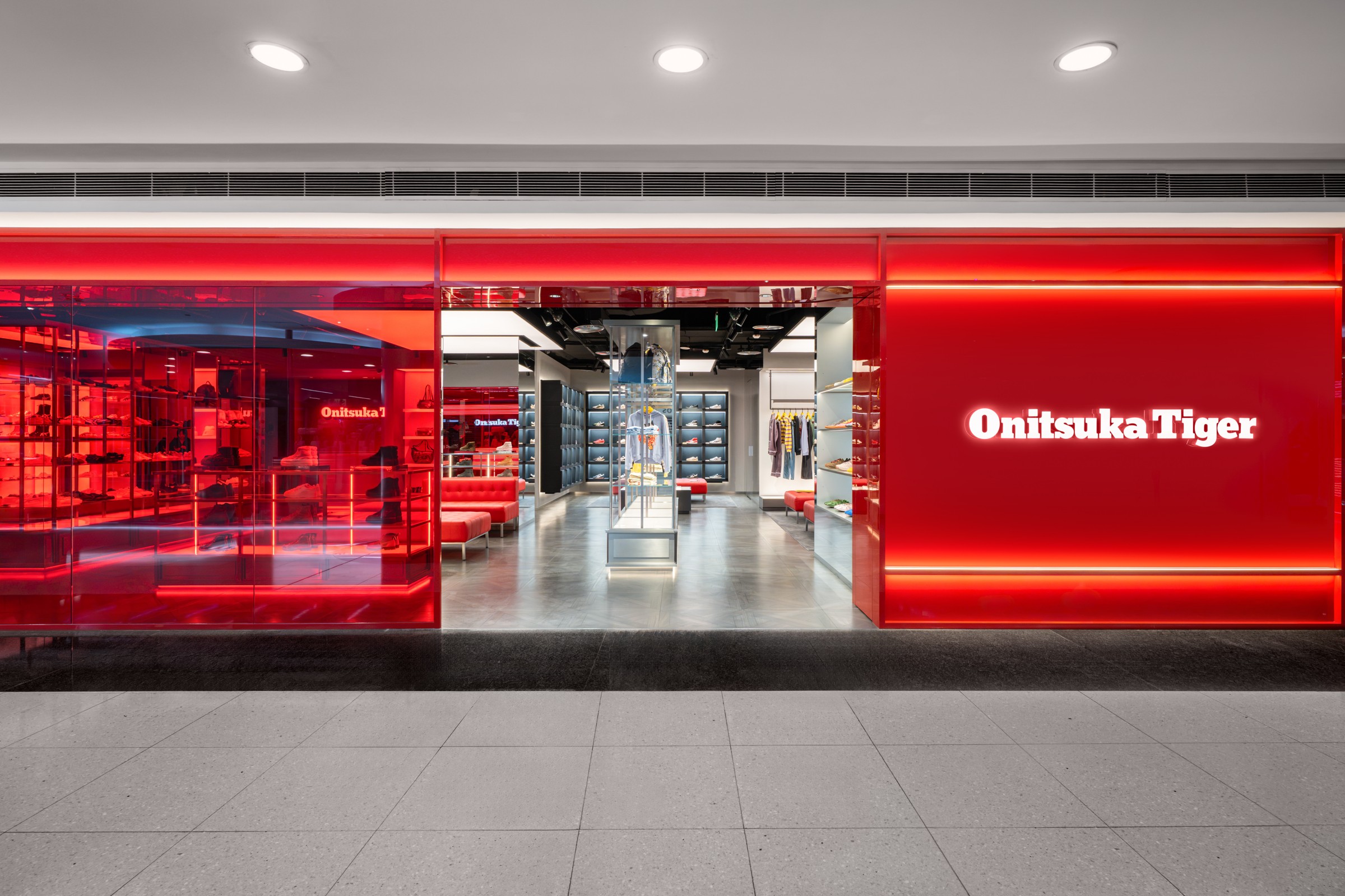 Onitsuka Tiger 鬼塚虎北京国贸店外立面